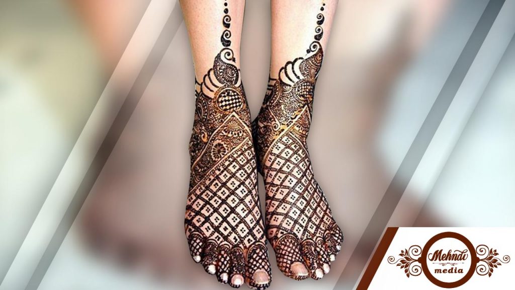 khafif mehndi designs for legs