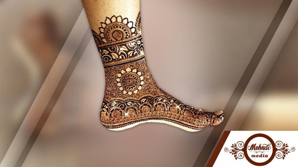 beautiful henna designs for legs